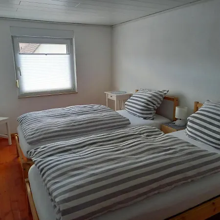 Kleines Bauernhaus Mit Nostalgischem Flair Rheinhausen